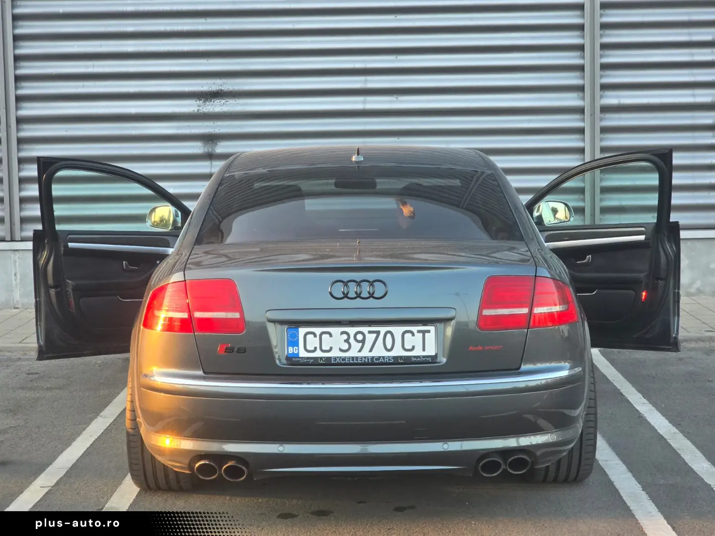Audi S8