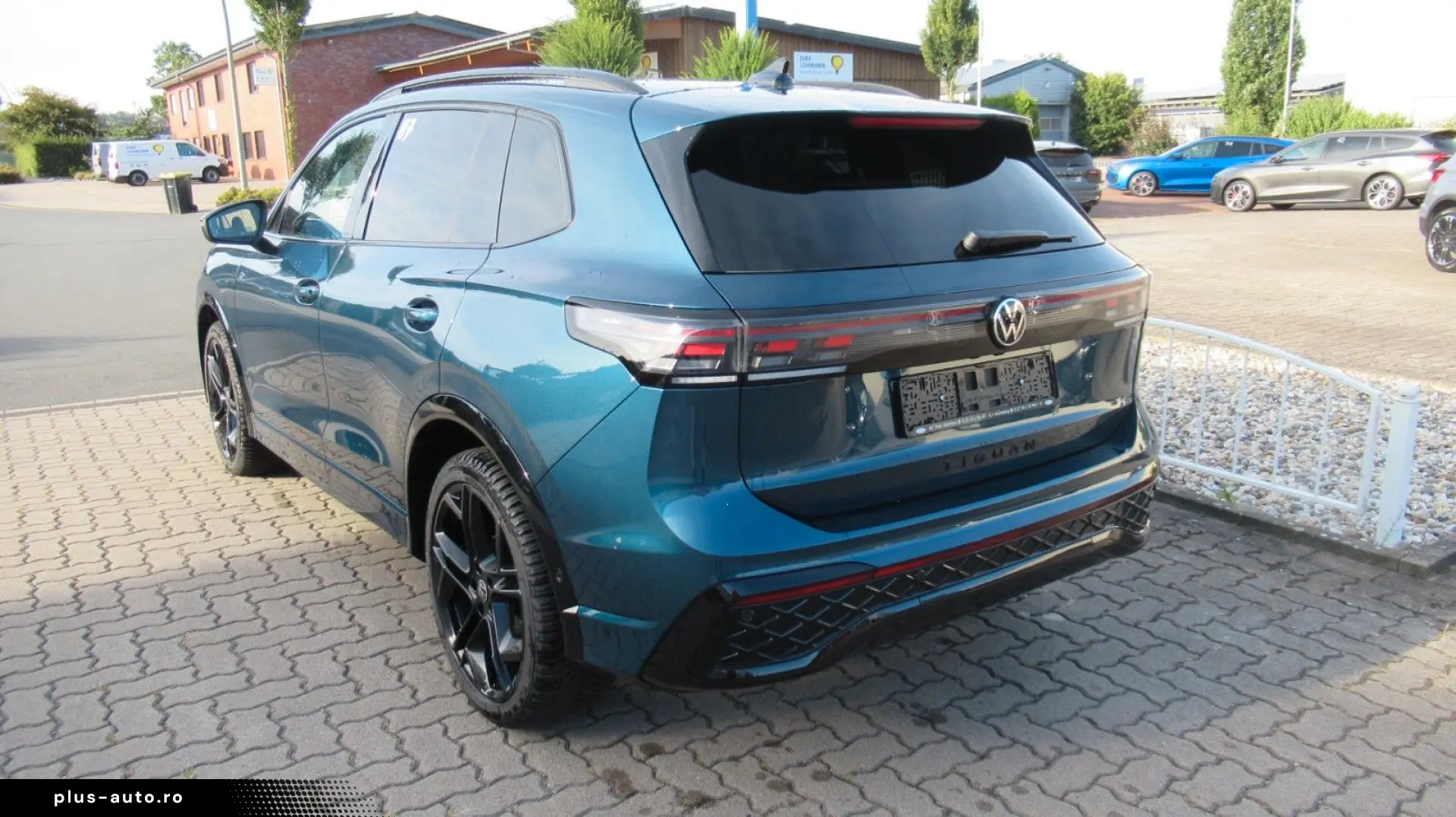 VW Tiguan R-Line Panorama 20`` H&K IQ-Light Black