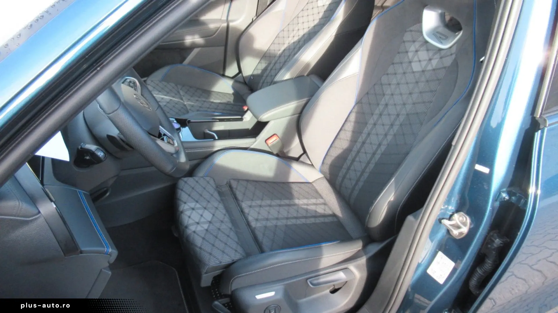 VW Tiguan R-Line Panorama 20`` H&K IQ-Light Black