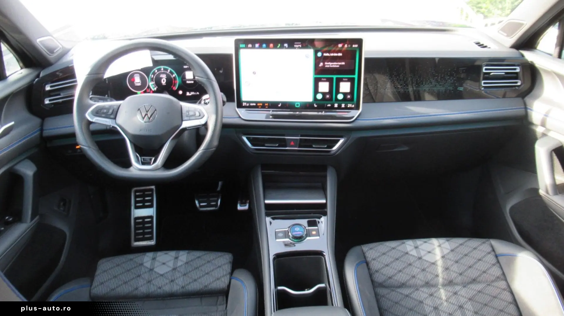 VW Tiguan R-Line Panorama 20`` H&K IQ-Light Black