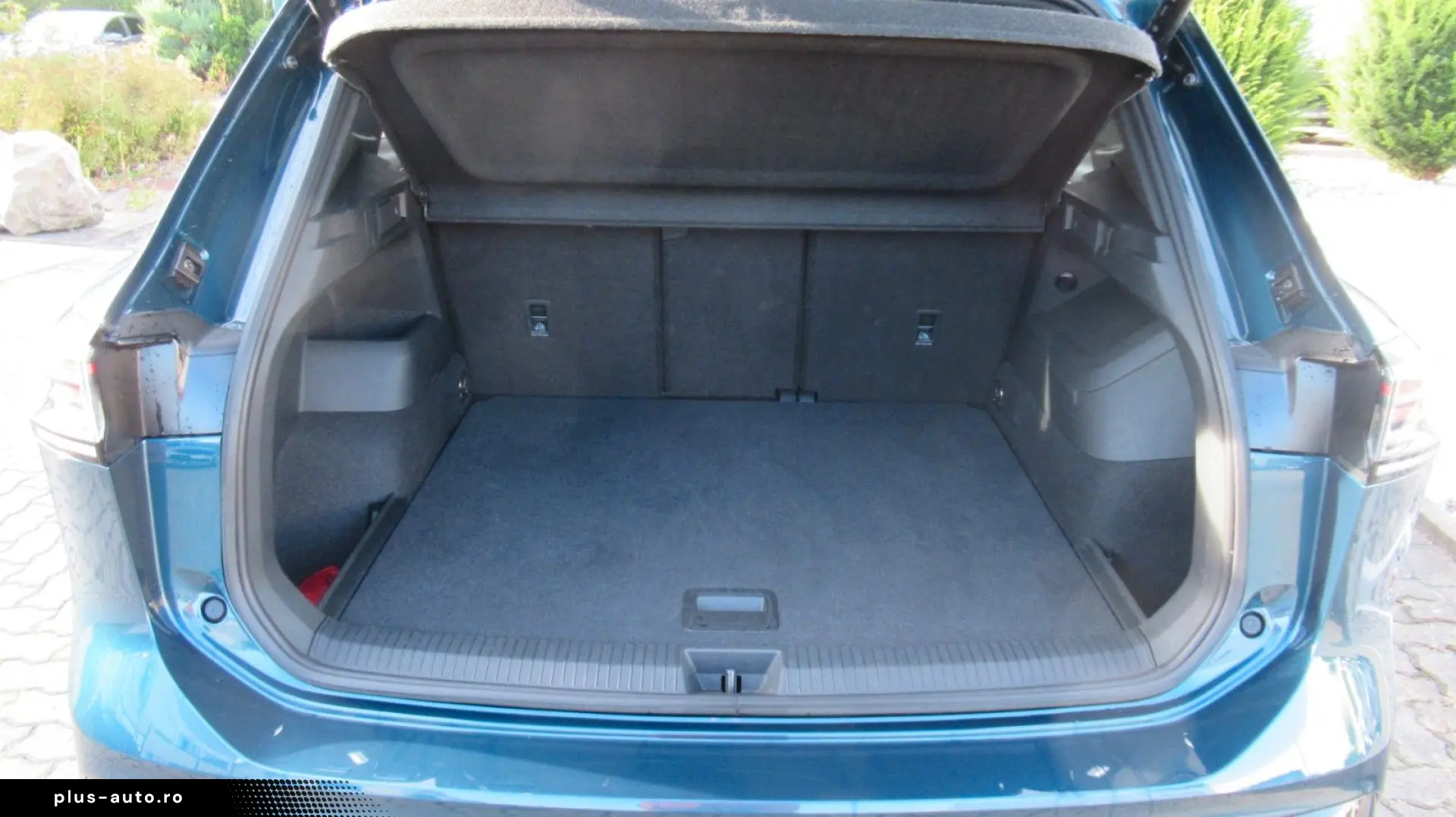 VW Tiguan R-Line Panorama 20`` H&K IQ-Light Black