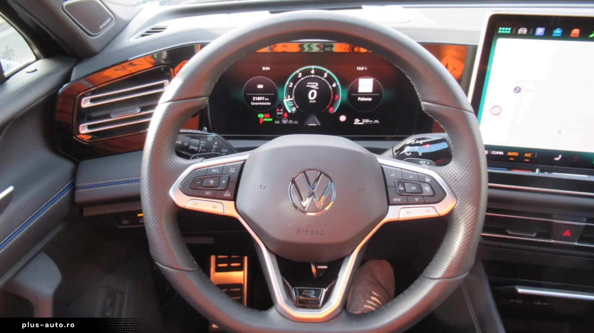 VW Tiguan R-Line Panorama 20`` H&K IQ-Light Black
