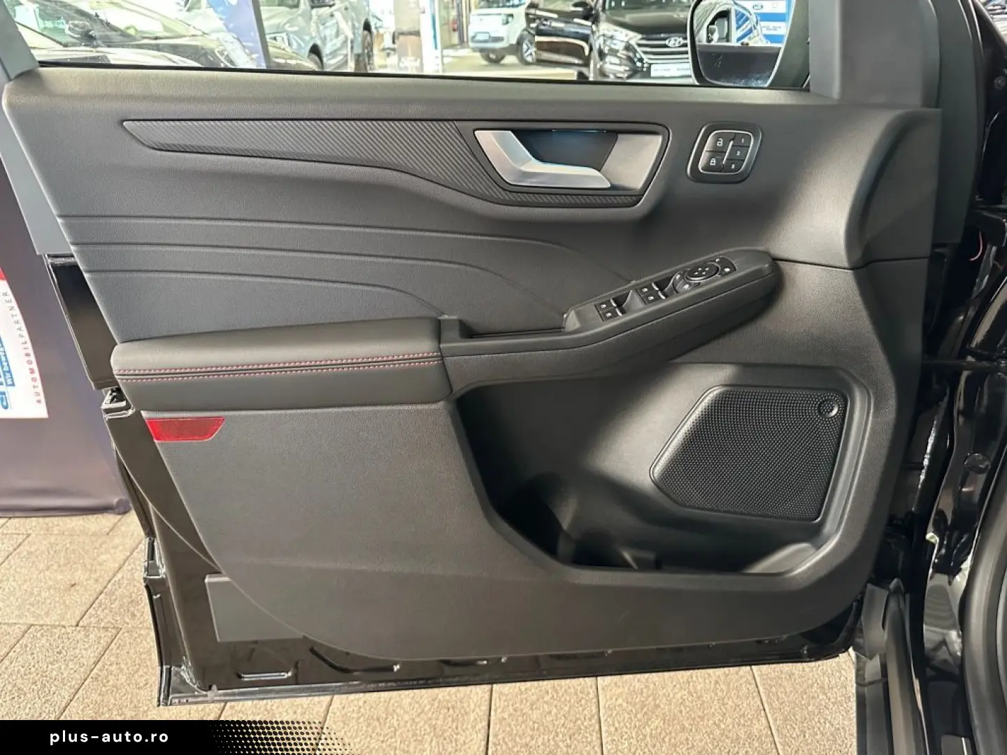 FORD Kuga 2024 — imagine 11