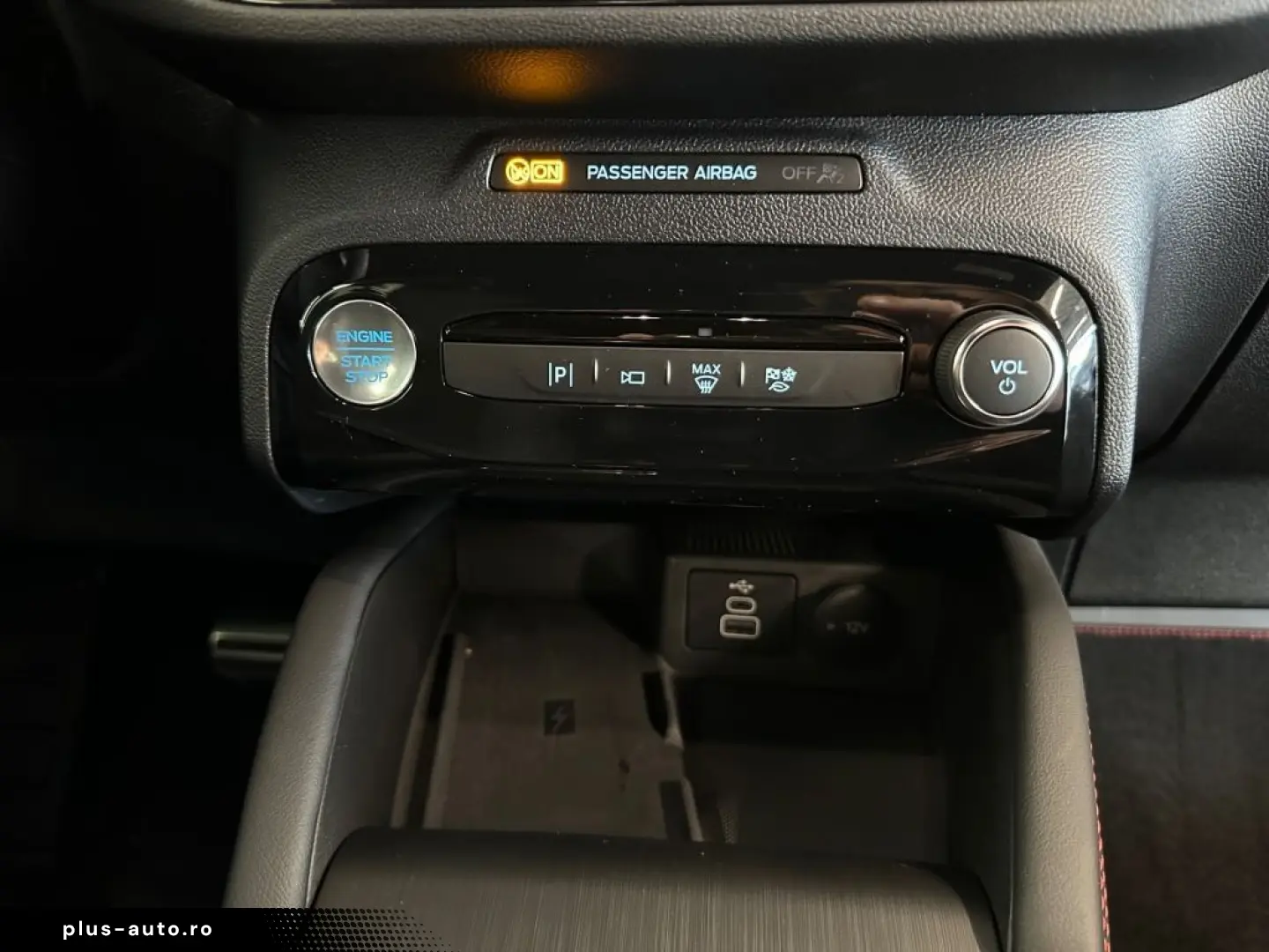 FORD Kuga 2024 — imagine 14