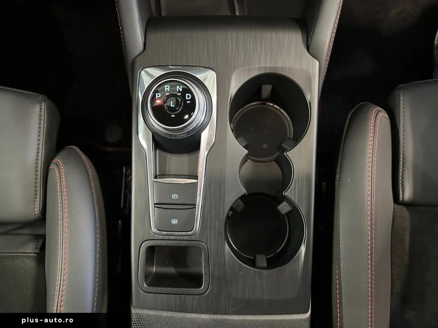 FORD Kuga 2024 — imagine 15