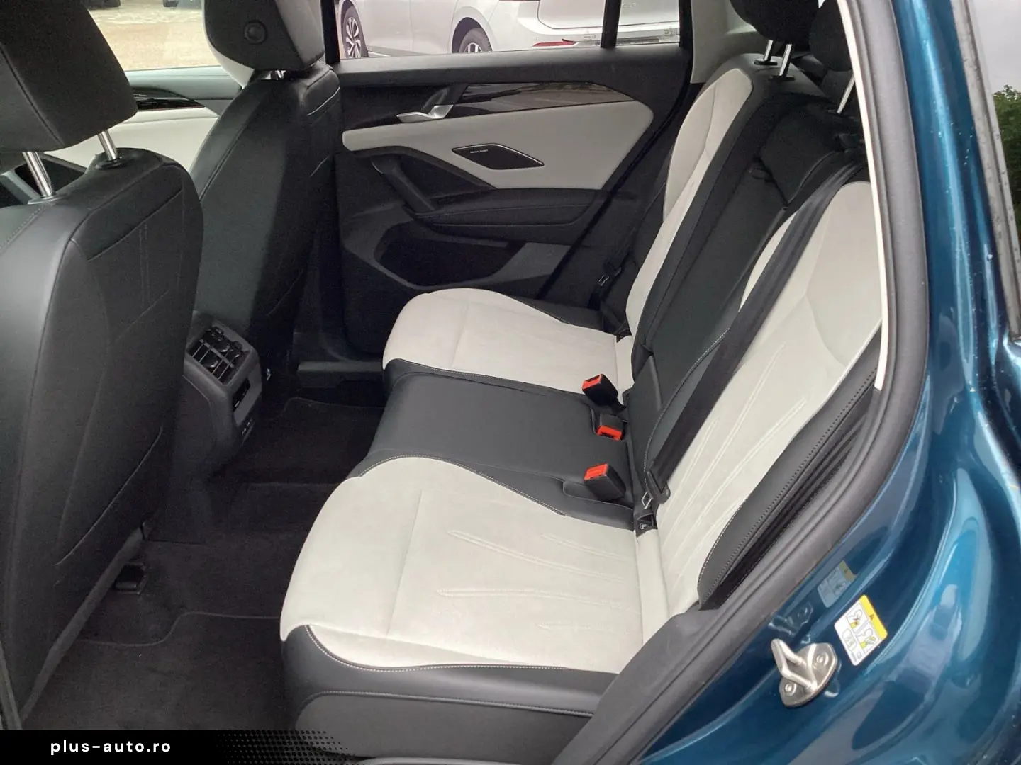 VW Tiguan eHybrid Elegance Navi LED AHK Kamera