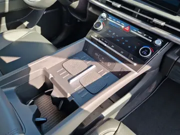 HYUNDAI SANTA FE Hybrid 4WD INTRO Komfort Technik   WKR