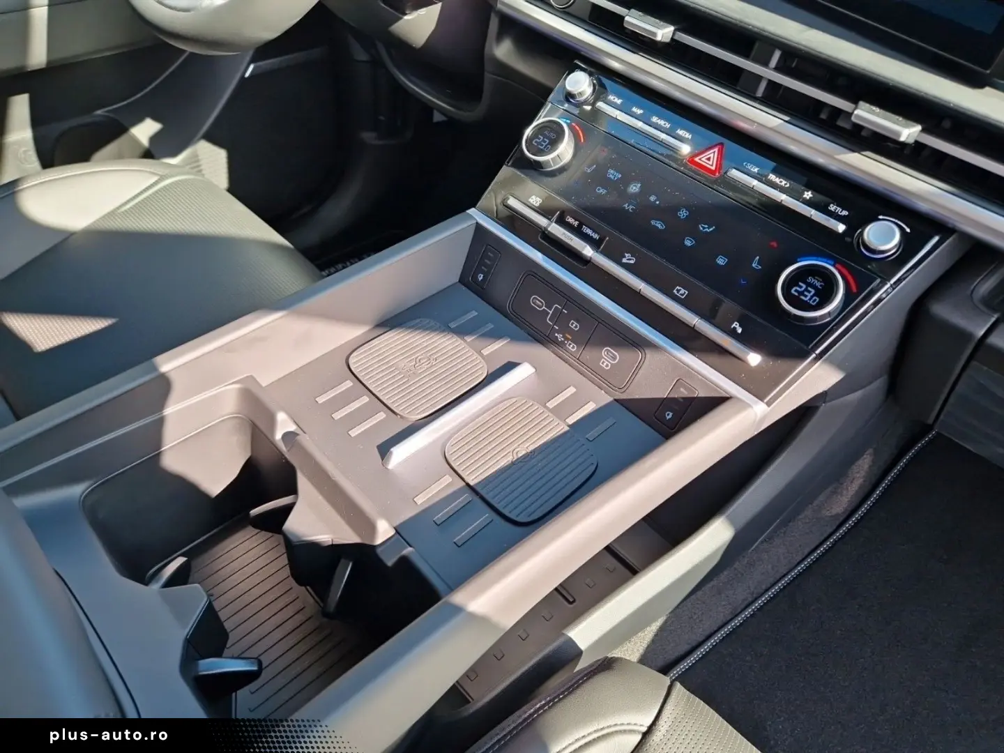 HYUNDAI SANTA FE Hybrid 4WD INTRO Komfort Technik   WKR