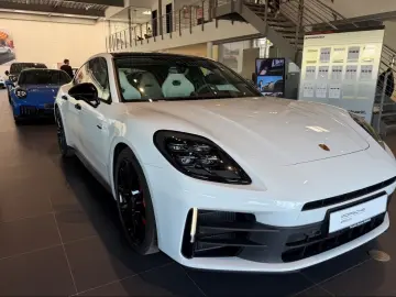 Porsche Panamera 4S E-Hybrid HA steering Head-Up
