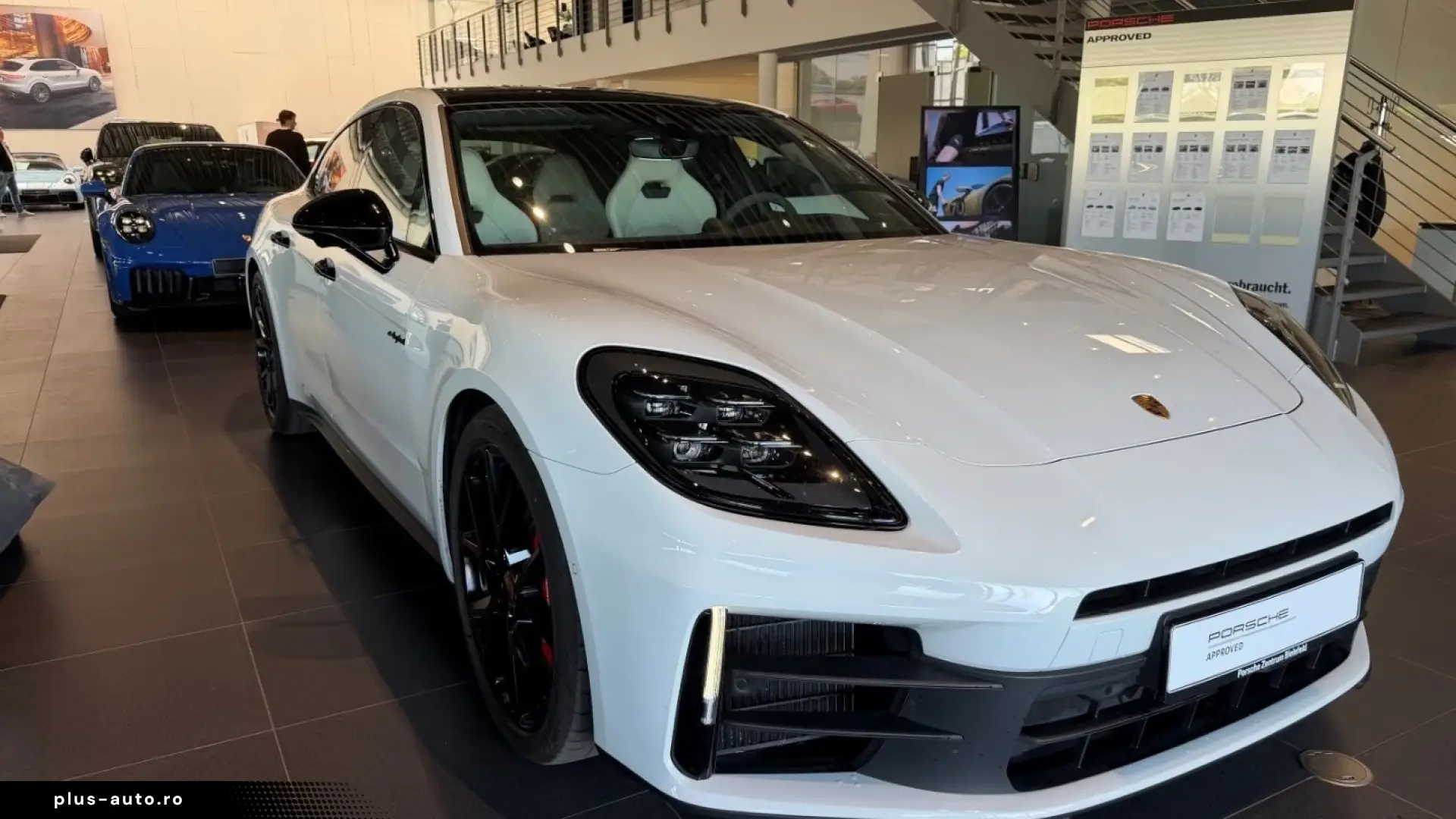 Porsche Panamera 4S E-Hybrid HA steering Head-Up