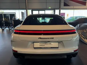 Porsche Panamera 4S E-Hybrid HA steering Head-Up