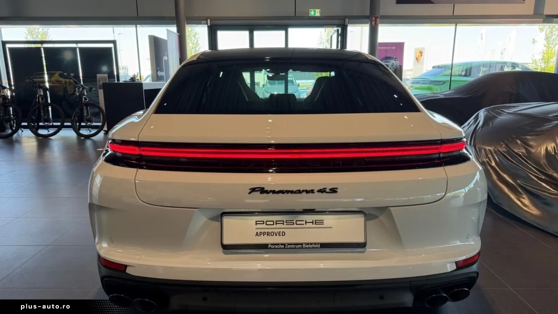 Porsche Panamera 4S E-Hybrid HA steering Head-Up