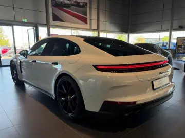 Porsche Panamera 4S E-Hybrid HA steering Head-Up