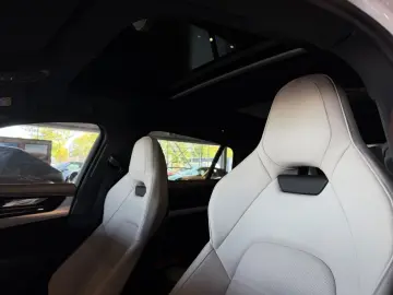 Porsche Panamera 4S E-Hybrid HA steering Head-Up