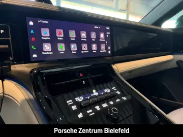 Porsche Panamera 4S E-Hybrid HA steering Head-Up