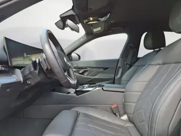 BMW 520d Limousine M-Sport  Navi Rückfahrkamera LED