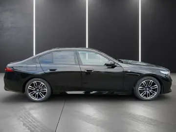BMW 520d Limousine M SPORTPAKET ICONIC GLOW LIVE COC