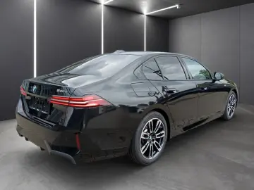 BMW 520d Limousine M SPORTPAKET ICONIC GLOW LIVE COC