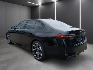 BMW 520d Limousine M SPORTPAKET ICONIC GLOW LIVE COC
