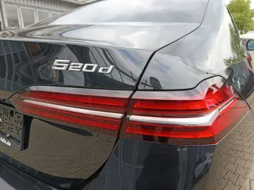 BMW 520d Limousine M SPORTPAKET ICONIC GLOW LIVE COC