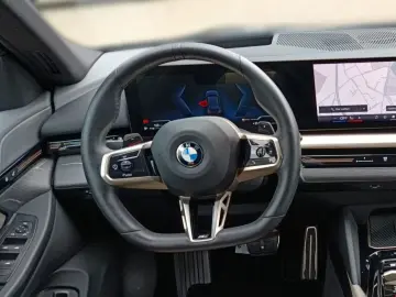 BMW 520d Limousine M SPORTPAKET ICONIC GLOW LIVE COC