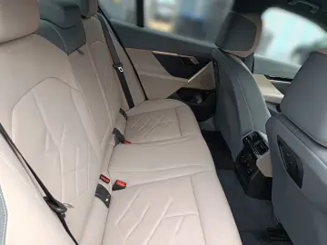 BMW 520d Limousine M SPORTPAKET ICONIC GLOW LIVE COC