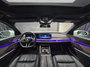 BMW 750 e M Pachet