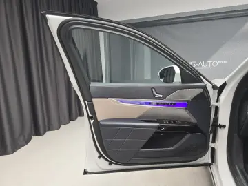 BMW 750 e M Pachet