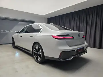 BMW 750 e M Pachet
