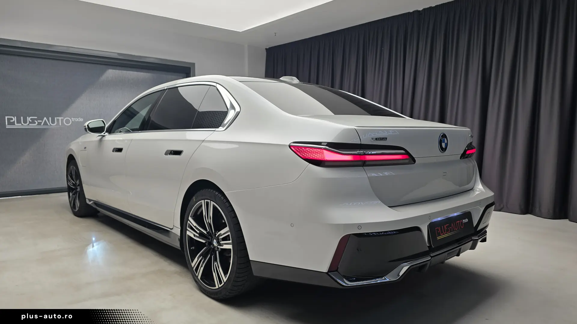 BMW 750 e M Pachet