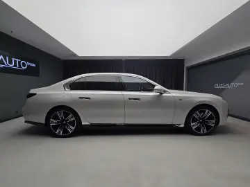 BMW 750 e M Pachet