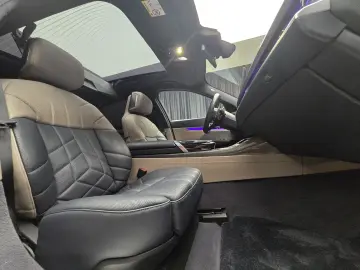 BMW 750 e M Pachet