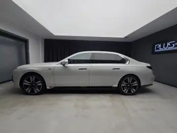 BMW 750 e M Pachet