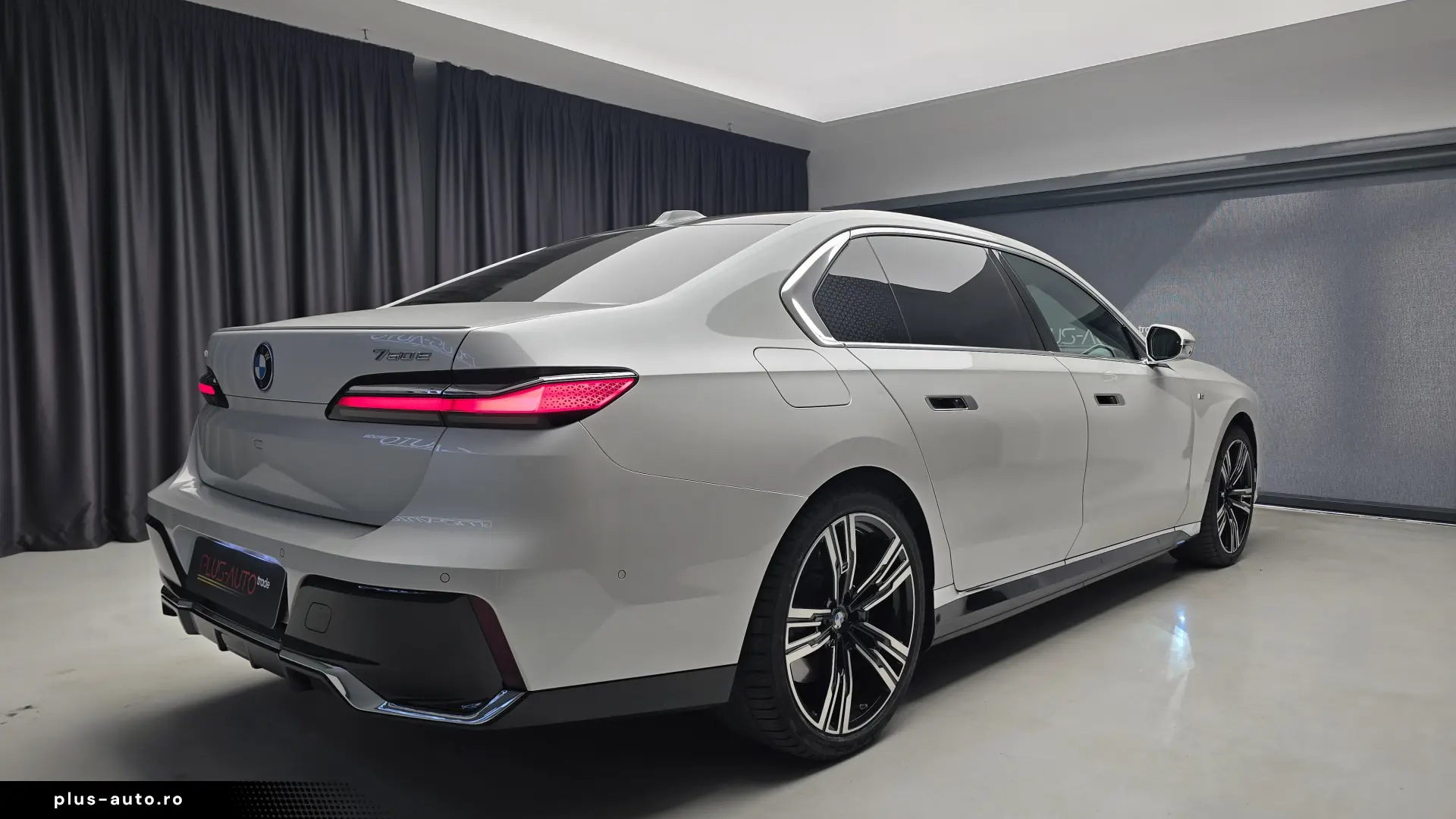 BMW 750 e M Pachet