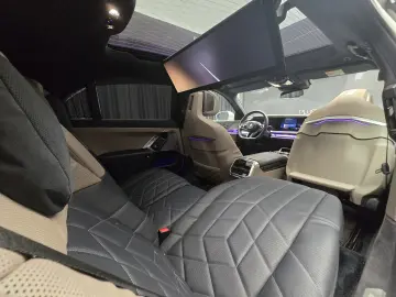 BMW 750 e M Pachet