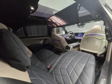 BMW 750 e M Pachet