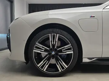 BMW 750 e M Pachet