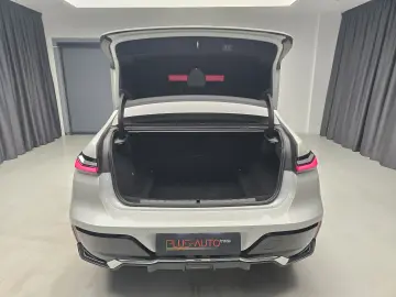 BMW 750 e M Pachet