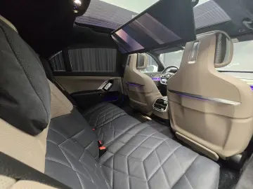 BMW 750 e M Pachet