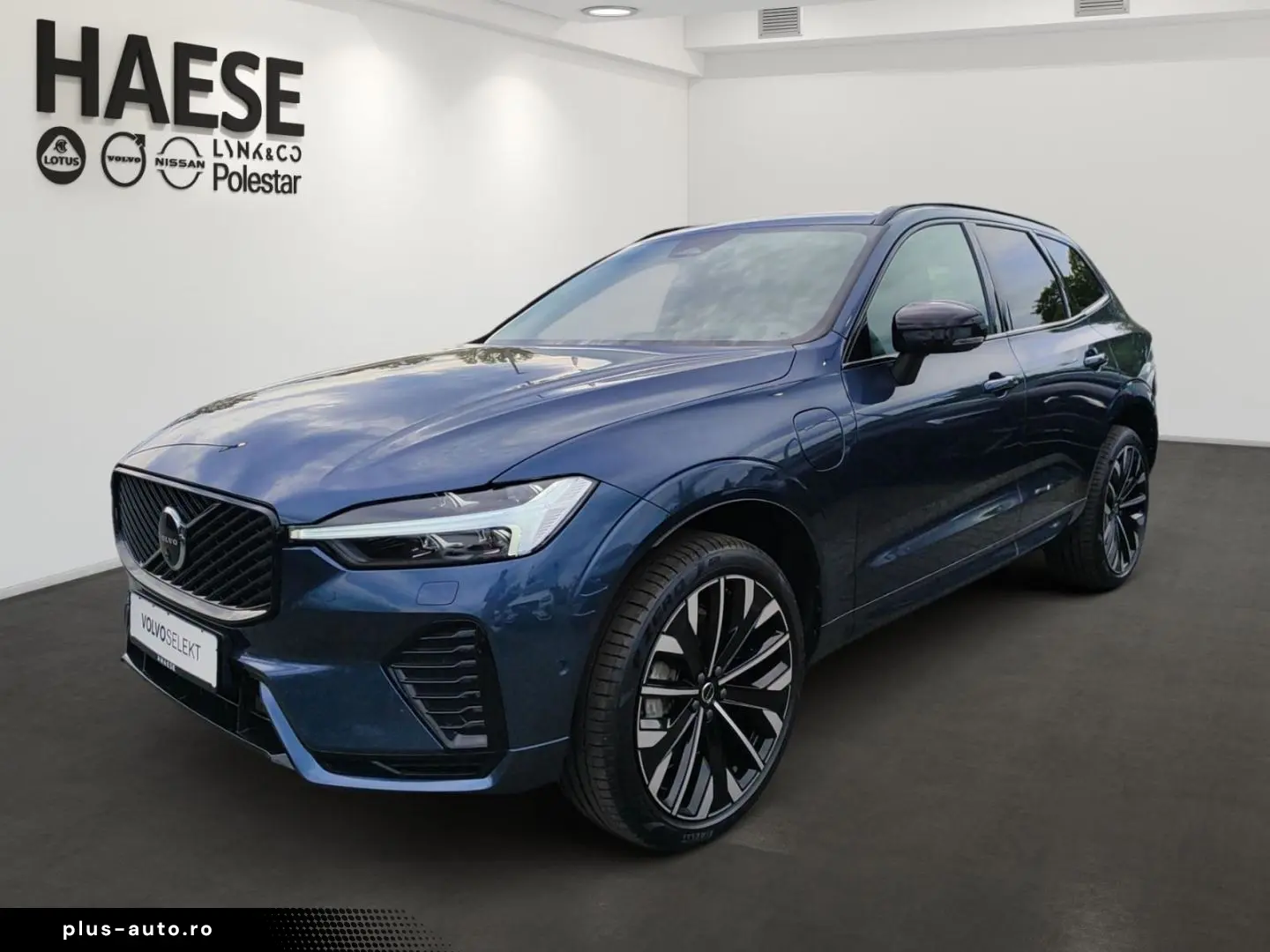 VOLVO XC60 T6 Plus Dark AWD Luftfederung StandHZG AHK