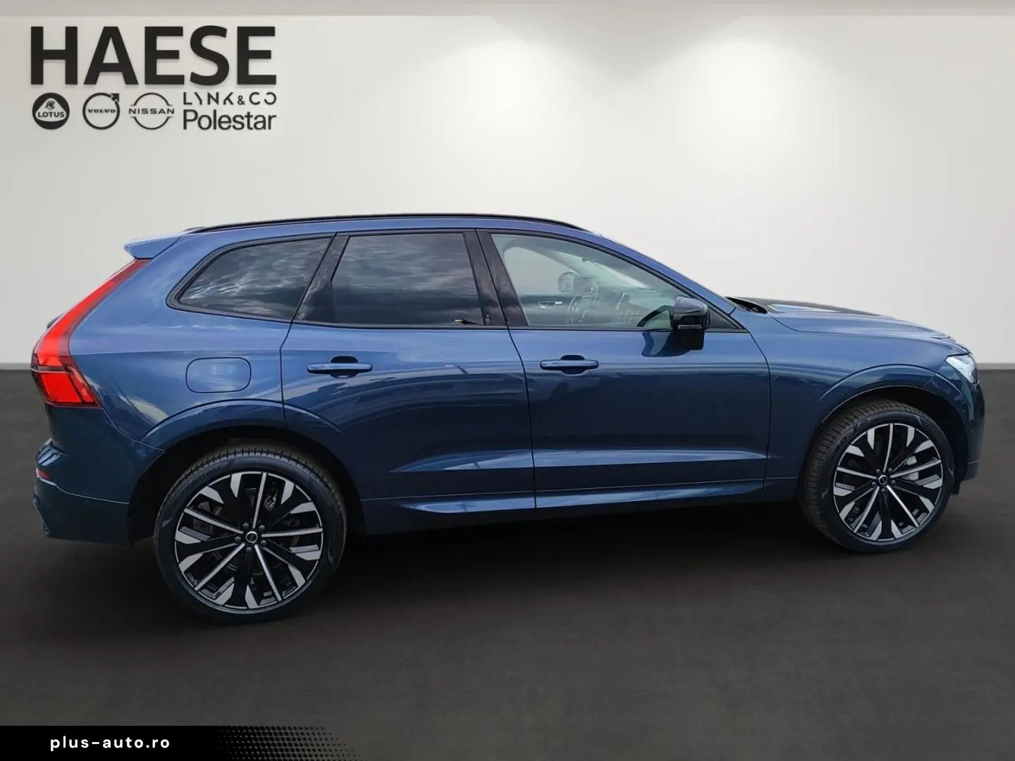 VOLVO XC60 2025 — imagine 4