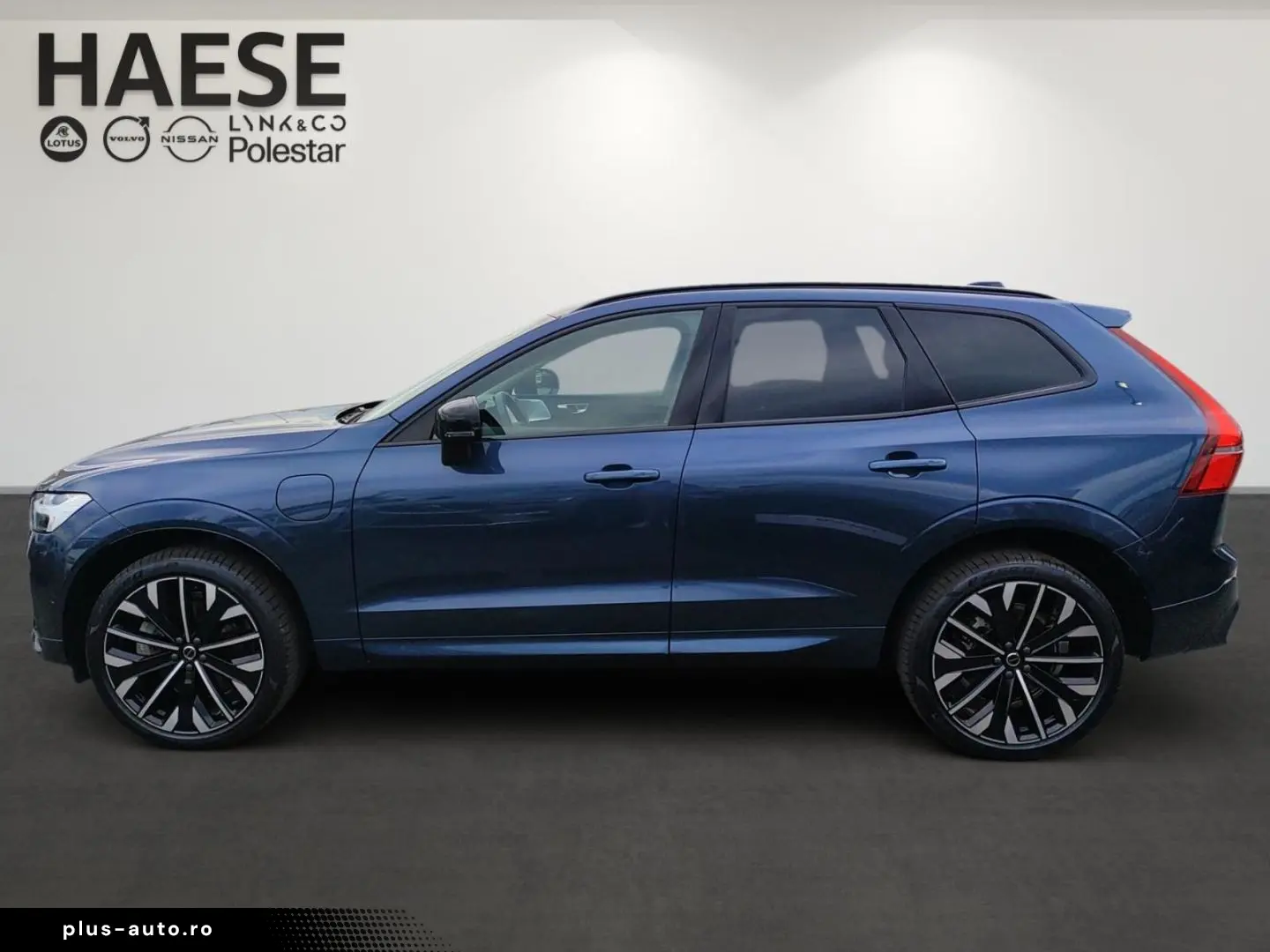 VOLVO XC60 2025 — imagine 8