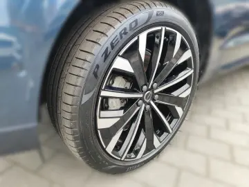 VOLVO XC60 T6 Plus Dark AWD Luftfederung StandHZG AHK