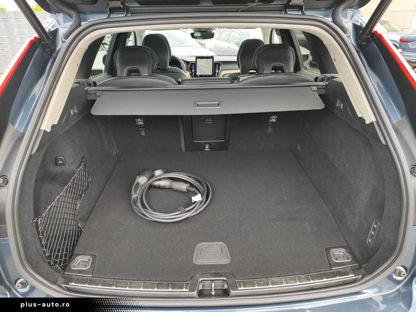 VOLVO XC60 2025 — imagine 11