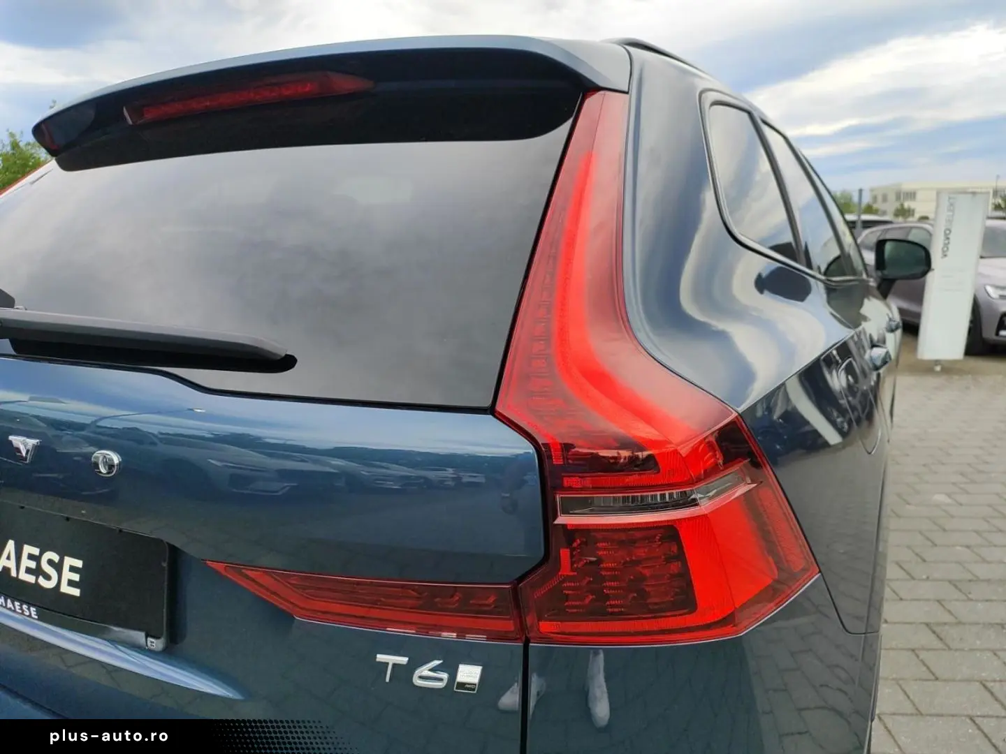VOLVO XC60 2025 — imagine 15