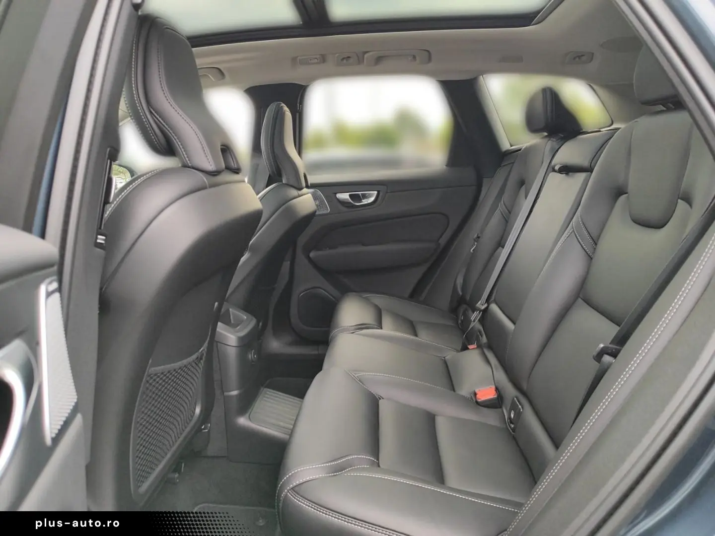 VOLVO XC60 2025 — imagine 23