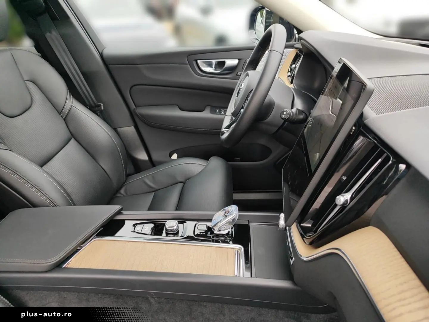 VOLVO XC60 2025 — imagine 25