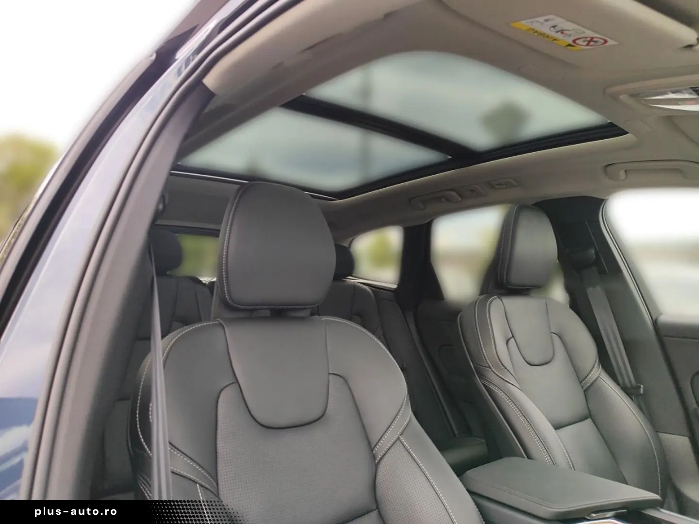 VOLVO XC60 2025 — imagine 26