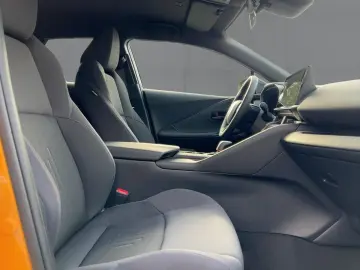 TOYOTA C-HR Plug-In Hybrid SHZ GRA LED Klima