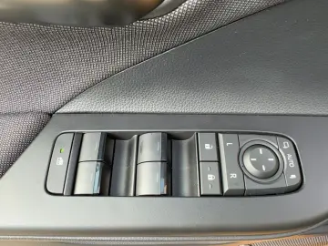 TOYOTA C-HR Plug-In Hybrid SHZ GRA LED Klima